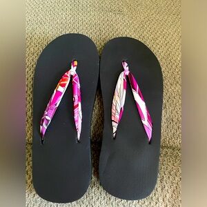 Fit 4 All Kapula flip flops, size 6
